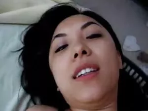 La beauté brune Jill ...